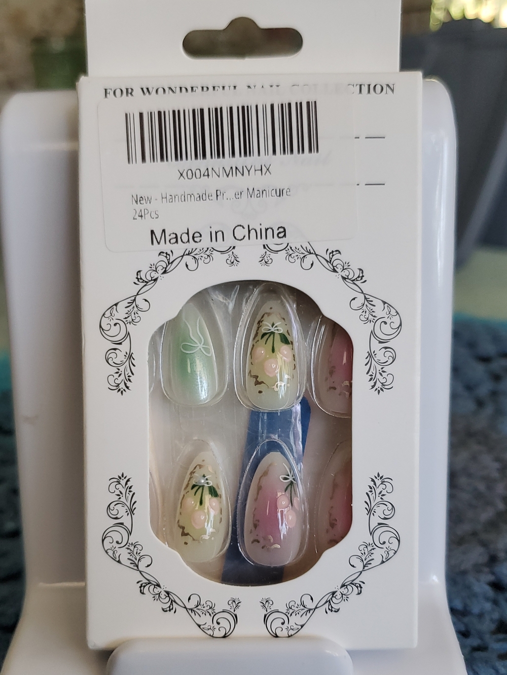 Handmade Floral Press-On Nails — Pastel Green & Pink
